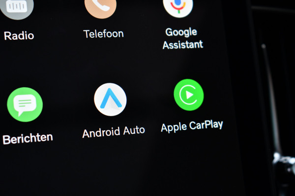 Volvo XC60 2.0 T6 Plug-in AWD Ultra Black Edition Pano ACC HUD 360 H/K 21inch Stuurverw