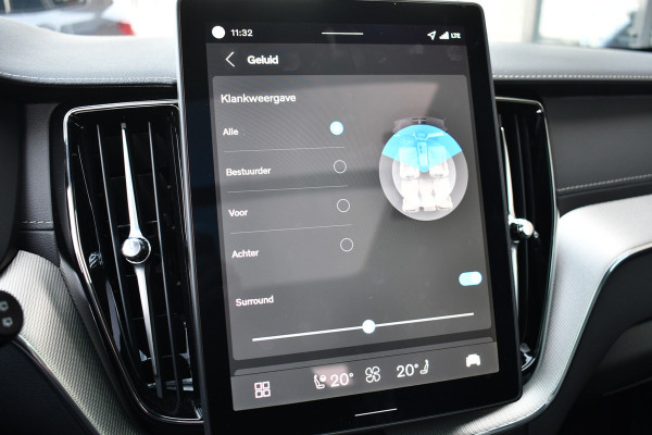 Volvo XC60 2.0 T6 Plug-in AWD Ultra Black Edition Pano ACC HUD 360 H/K 21inch Stuurverw