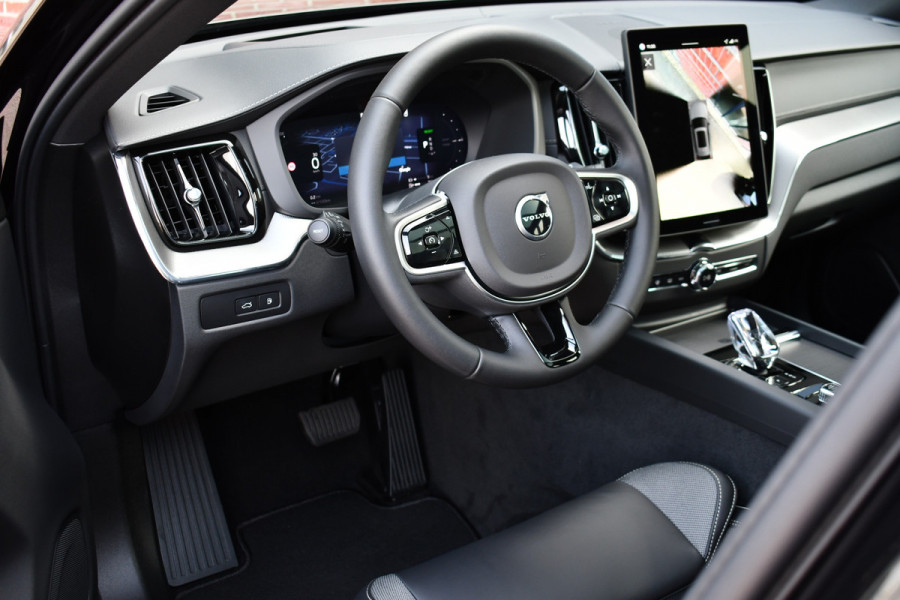 Volvo XC60 2.0 T6 Plug-in AWD Ultra Black Edition Pano ACC HUD 360 H/K 21inch Stuurverw