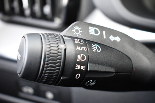 Volvo XC60 2.0 T6 Plug-in AWD Ultra Black Edition Pano ACC HUD 360 H/K 21inch Stuurverw