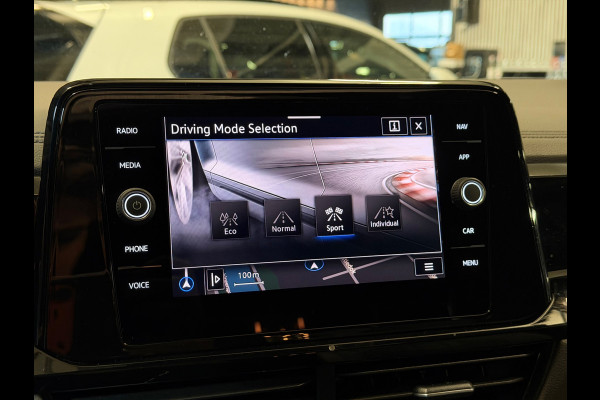 Volkswagen T-Roc 1.5 TSI 3X R-Line|PANO|ACC|CAM|BOMVOL!