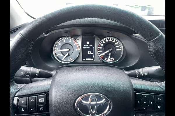 Toyota Hilux 2.4 D-4D DC 4WD | 3500kg AHG | camera