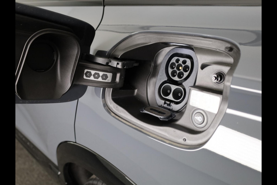 Audi SQ6 e-tron quattro 100 kWh 490pk | Panoramadak | B&O Audio | Electrisch verstelbare voorstoelen + geheugen bestuurderstoel | MMI Experience Pro