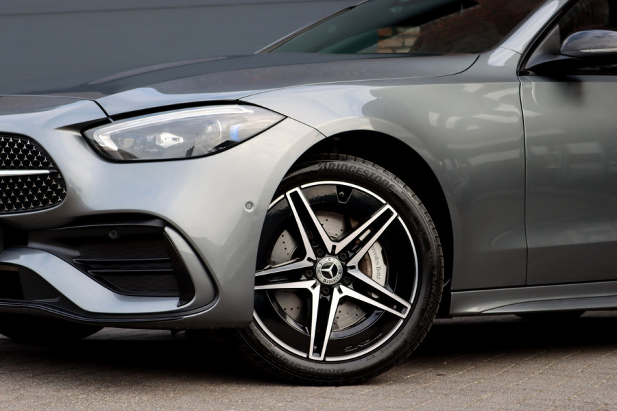 Mercedes-Benz C-Klasse Estate 300 e AMG Line Premium+ | Distronic+ | Panoramadak | Trekhaak | Memory | HUD | Digital Light | Verwarmd Stuurwiel | Advanced Sound System | Keyless Go | Surround Camera |