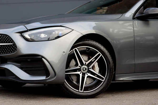 Mercedes-Benz C-Klasse Estate 300 e AMG Line Premium+ | Distronic+ | Panoramadak | Trekhaak | Memory | HUD | Digital Light | Verwarmd Stuurwiel | Advanced Sound System | Keyless Go | Surround Camera |