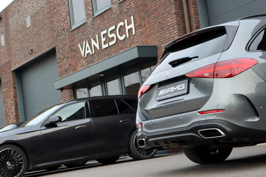 Mercedes-Benz C-Klasse Estate 300 e AMG Line Premium+ | Distronic+ | Panoramadak | Trekhaak | Memory | HUD | Digital Light | Verwarmd Stuurwiel | Advanced Sound System | Keyless Go | Surround Camera |