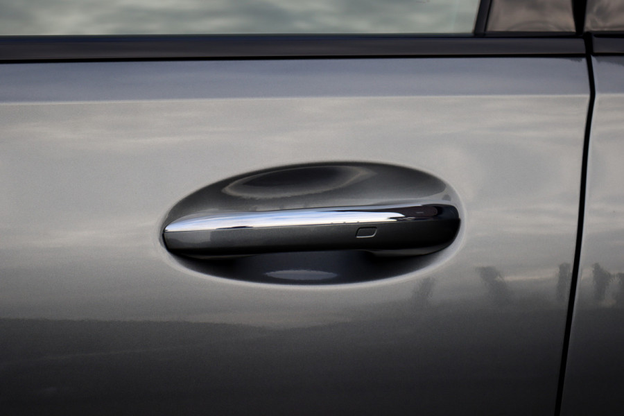 Mercedes-Benz C-Klasse Estate 300 e AMG Line Premium+ | Distronic+ | Panoramadak | Trekhaak | Memory | HUD | Digital Light | Verwarmd Stuurwiel | Advanced Sound System | Keyless Go | Surround Camera |