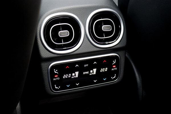Mercedes-Benz C-Klasse Estate 300 e AMG Line Premium+ | Distronic+ | Panoramadak | Trekhaak | Memory | HUD | Digital Light | Verwarmd Stuurwiel | Advanced Sound System | Keyless Go | Surround Camera |