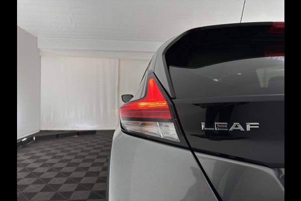 Nissan Leaf N-Connecta 40 kWh {SOH-90%} Aut. *HEATPUMP | ADAPTIVE-CRUISE | NAVI-FULLMAP | TOPVIEW | KEYLESS | BLINDSPOT |  DIGI-COCKPIT | HEATED-COMFORTSEATS | DAB | PRIVACYGLASS | ECC | PDC | CARPLAY | 17"ALU*