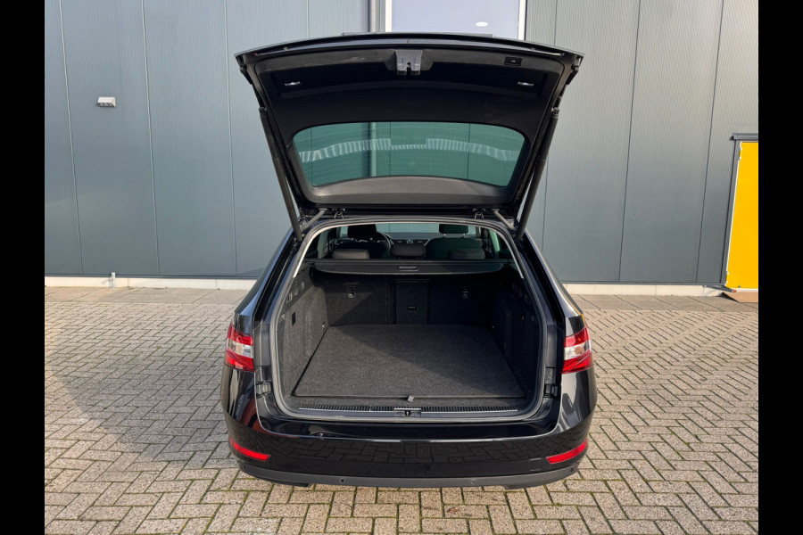 Škoda Superb Combi 1.4 TSI iV * Navigatie * Camera * Elek. Klep * Memory *