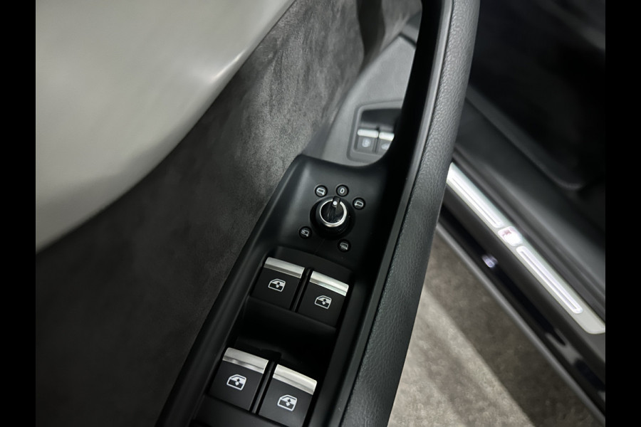 Audi Q7 3.0 V6 380pk Hybrid S-Line Sportpack | Panorama | Leder | Luchtvering | 22" | LED-Matrix | Keyless-Go | 22 inch | Memory | Alarm | Stoelverwarming V+A | Camera | Virtual-Cockpit | 3-Zone Clima | Draadloos Laden | Standkachel | Rijklaarprijs!