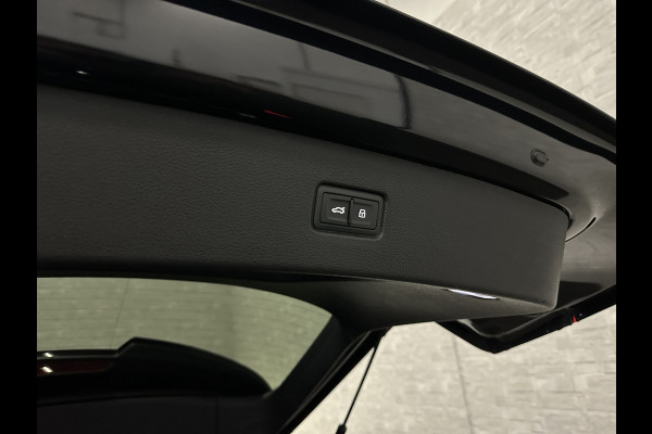 Audi Q7 55 TFSI e S-Line | Panorama | Leder | Luchtvering | LED-Matrix | Keyless-Go | 22 inch | Memory | Stoelverwarming V+A | Camera | Virtual-Cockpit | 3-Zone Clima | Draadloos Laden | Standkachel | Getint Glas |