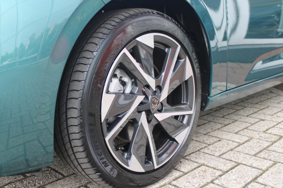 Peugeot 308 SW 1.2 MILD Hybrid 145PK e-DCS6 ALLURE | KEYLESS ENTRY/START | DRAADLOZE APPLE CARPLAY/ANDROID AUTO | NAVIGATIE | CLIMATE CONTROL | LICHTMETALEN VELGEN 17" | LED KOPLAMPEN | 360° CAMERA | ADAPTIVE CRUISE CONTROL | DODEHOEK DETCTIE | DRAADLOZE TELEFOONLADER |