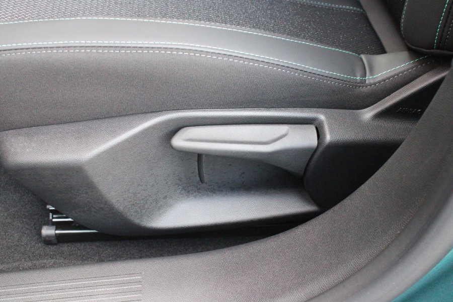 Peugeot 308 SW 1.2 MILD Hybrid 145PK e-DCS6 ALLURE | KEYLESS ENTRY/START | DRAADLOZE APPLE CARPLAY/ANDROID AUTO | NAVIGATIE | CLIMATE CONTROL | LICHTMETALEN VELGEN 17" | LED KOPLAMPEN | 360° CAMERA | ADAPTIVE CRUISE CONTROL | DODEHOEK DETCTIE | DRAADLOZE TELEFOONLADER |