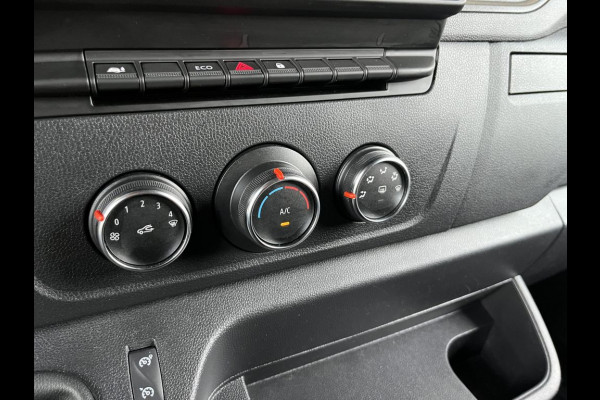 Nissan Interstar 2.3 dCi 136pk E6 L2H2 N-Connecta 3-zits BPM Vrij! Lease €294 p/m, Navi, Camera, PDC, Airco, Trekhaak, Cruise controle, Onderhoudshistorie aanwezig