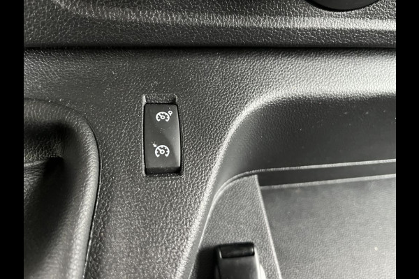 Nissan Interstar 2.3 dCi 136pk E6 L2H2 N-Connecta 3-zits BPM Vrij! Lease €294 p/m, Navi, Camera, PDC, Airco, Trekhaak, Cruise controle, Onderhoudshistorie aanwezig