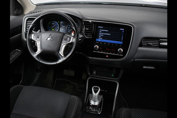 Mitsubishi Outlander 2.4 PHEV Sport (APPLE CARPLAY,NAVI,CAMERA,CLIMATE,CRUISE,STOELVERWARMING,LED,GETINT,TREKHAAK,LM VELGEN)