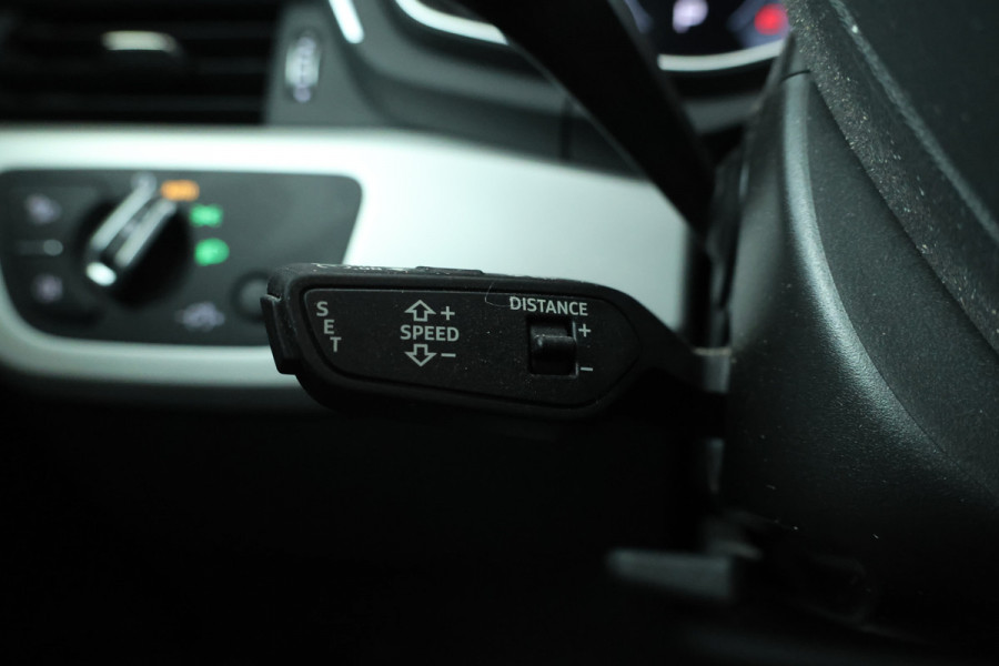 Audi A4 Avant 35 TDI S edition 136PK Virtual, Leder, Climate,