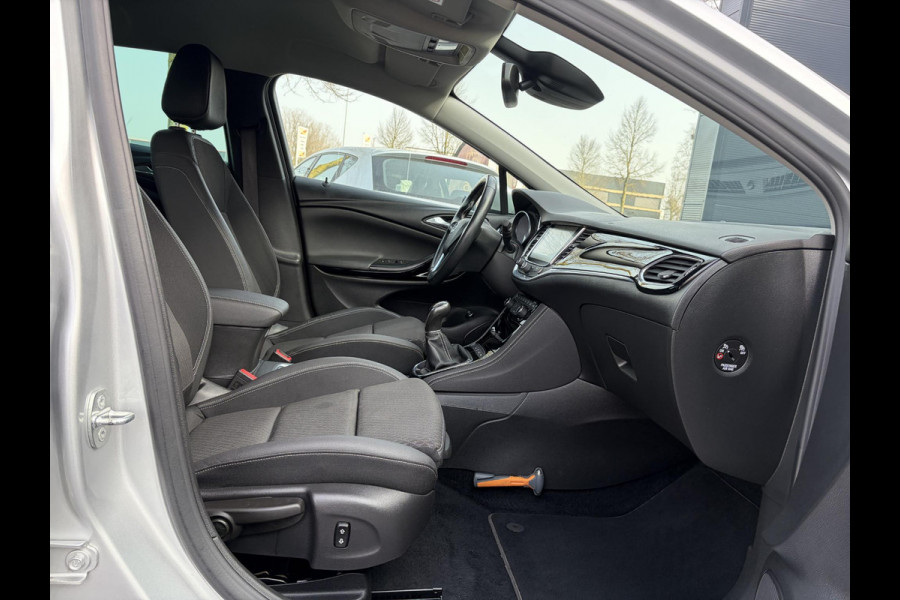 Opel Astra Sports Tourer 1.4 Innovation Dealer Onderhouden,Navi,Camera,Trekhaak,150pk,Keyless,Rijstrooksensor,Halfleder,2e Eigenaar,Lm velgen,BSD,PDC V+A,N.A.P,Apk tot 12-2026