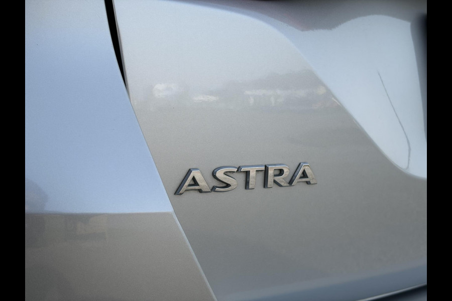 Opel Astra Sports Tourer 1.4 Innovation Dealer Onderhouden,Navi,Camera,Trekhaak,150pk,Keyless,Rijstrooksensor,Halfleder,2e Eigenaar,Lm velgen,BSD,PDC V+A,N.A.P,Apk tot 12-2026