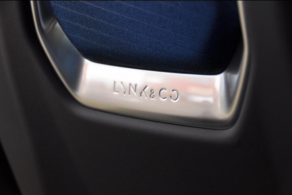 Lynk & Co 01 262PK Automaat / Rolhoes / zwarte dakhemel / 360 Camera / Adaptieve cruise control / Elektrische stoelen / BLIS / Stoelverwarming / Elektrische achterklep / Climate control / Parkeersensoren met camera / Regensensor / Keyless entry /