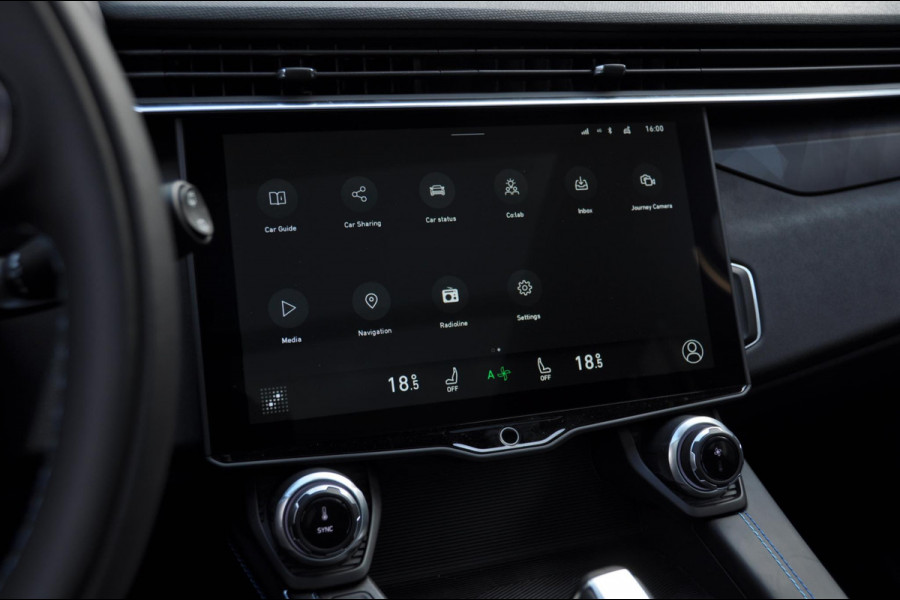 Lynk & Co 01 262PK Automaat / Rolhoes / zwarte dakhemel / 360 Camera / Adaptieve cruise control / Elektrische stoelen / BLIS / Stoelverwarming / Elektrische achterklep / Climate control / Parkeersensoren met camera / Regensensor / Keyless entry /