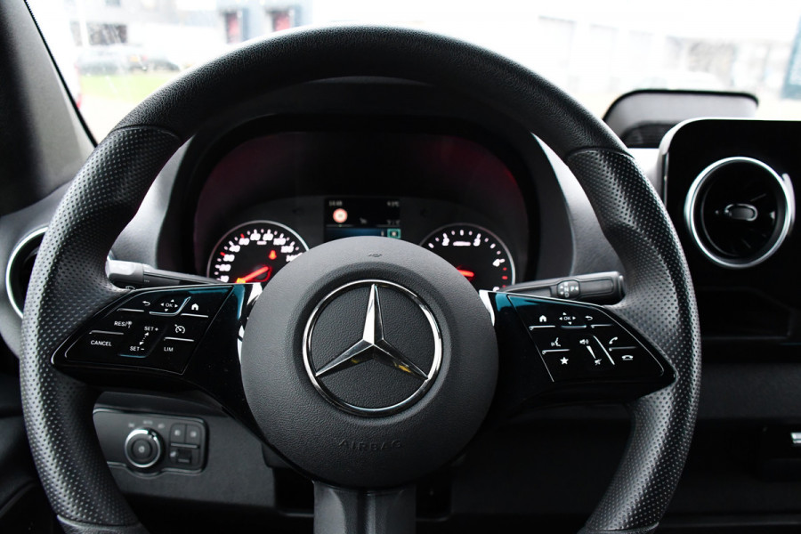Mercedes-Benz Sprinter 317 1.9 CDI L2H2 RWD AMG Black Edition FACELIFT! Camera, Cruise, Carplay, LED, Multimedia, 170pk, NAVI, Automaat, Uniek!