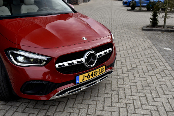 Mercedes-Benz GLA 250 4MATIC 224pk Premium Plus | Panoramadak | ACC | Memory seats | 360 Camera | Head-Up | Stoelverwarming |