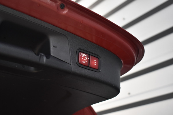 Mercedes-Benz GLA 250 4MATIC 224pk Premium Plus | Panoramadak | ACC | Memory seats | 360 Camera | Head-Up | Stoelverwarming |