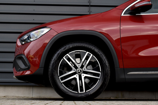 Mercedes-Benz GLA 250 4MATIC 224pk Premium Plus | Panoramadak | ACC | Memory seats | 360 Camera | Head-Up | Stoelverwarming |