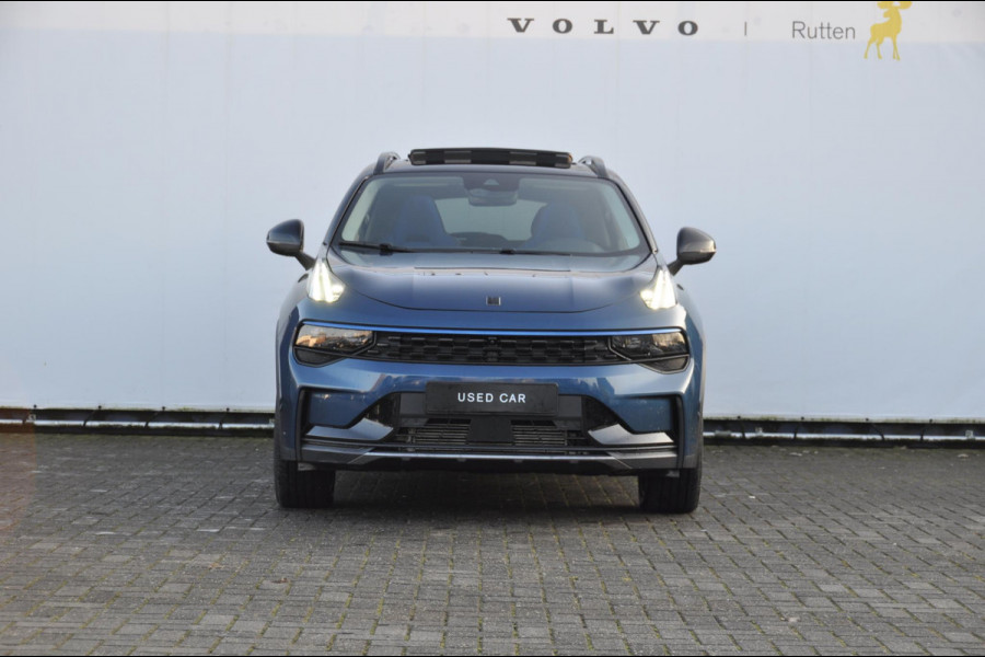 Lynk & Co 01 1.5 Rolhoes / zwarte dakhemel / 360 Camera / Adaptieve cruise control / Elektrische stoelen / BLIS / Stoelverwarming / Elektrische achterklep / Climate control / Parkeersensoren met camera / Regensensor / Keyless entry /