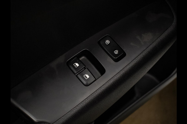 Kia Picanto 1.0 CVVT EconomyPlusLine Sport (AIRCO,BLUETOOTH,LED,LAGE KM STAND,BLACK/WHITE EDITION,SPORTSTOELEN,NETTE STAAT)