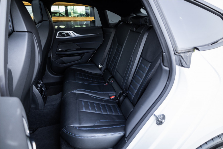 BMW i4 M50 High Executive 84 kWh - M Sport | Panorama | Carbon | 360 Camera | Sportstoelen