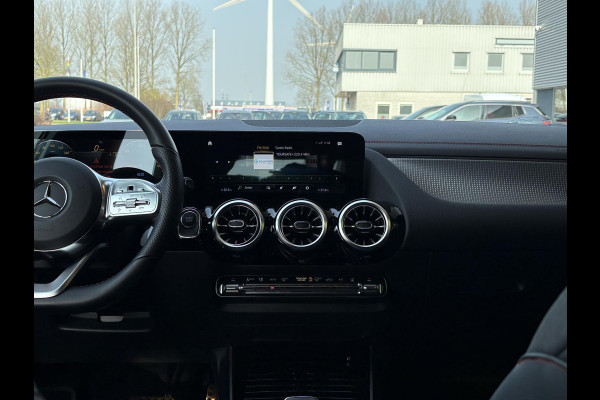 Mercedes-Benz EQA 250 Business Solution AMG 67 kWh | 42500 km | Stoelverwarming | Dodehoeksensoren | Camera |