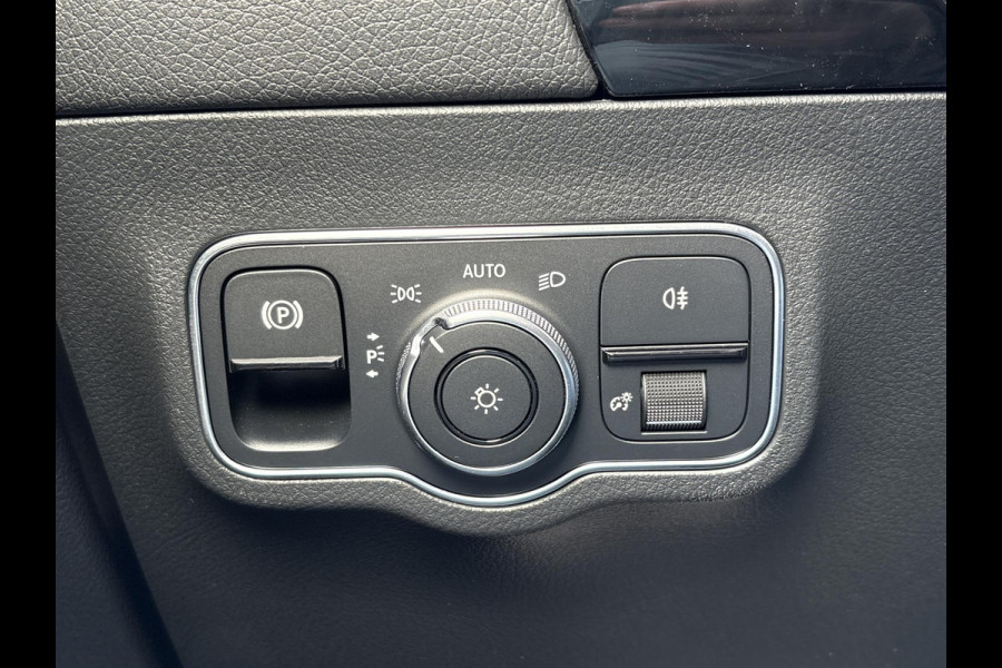 Mercedes-Benz EQA 250 Business Solution AMG 67 kWh | 42500 km | Stoelverwarming | Dodehoeksensoren | Camera |