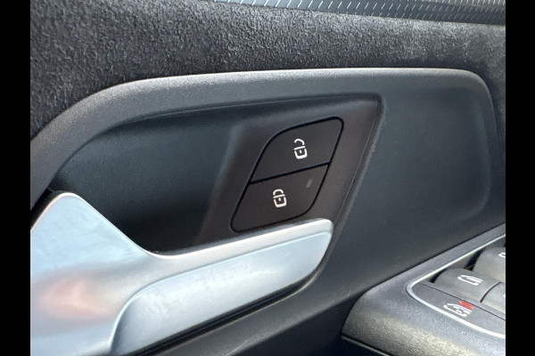 Mercedes-Benz EQA 250 Business Solution AMG 67 kWh | 42500 km | Stoelverwarming | Dodehoeksensoren | Camera |