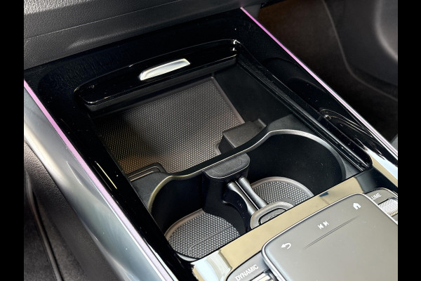 Mercedes-Benz EQA 250 Business Solution AMG 67 kWh | 42500 km | Stoelverwarming | Dodehoeksensoren | Camera |