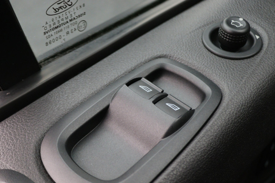 Ford Transit Custom 270 2.0 TDCI L1H1 Trend 3-Zits, Trekhaak, Airco, Cruise, Bluetooth, PDC