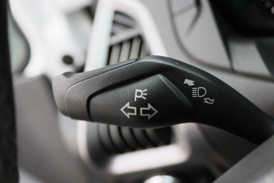 Ford Transit Custom 270 2.0 TDCI L1H1 Trend 3-Zits, Trekhaak, Airco, Cruise, Bluetooth, PDC