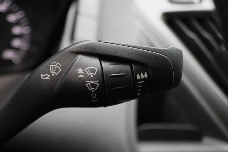 Ford Transit Custom 270 2.0 TDCI L1H1 Trend 3-Zits, Trekhaak, Airco, Cruise, Bluetooth, PDC