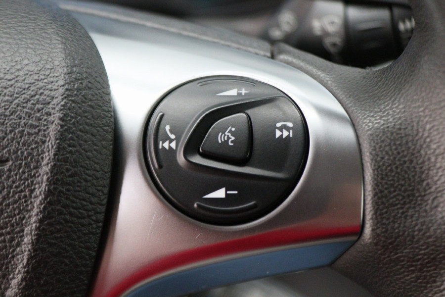 Ford Transit Custom 270 2.0 TDCI L1H1 Trend 3-Zits, Trekhaak, Airco, Cruise, Bluetooth, PDC