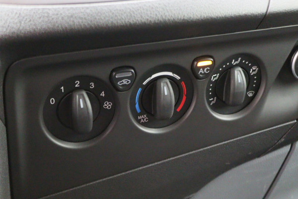 Ford Transit Custom 270 2.0 TDCI L1H1 Trend 3-Zits, Trekhaak, Airco, Cruise, Bluetooth, PDC