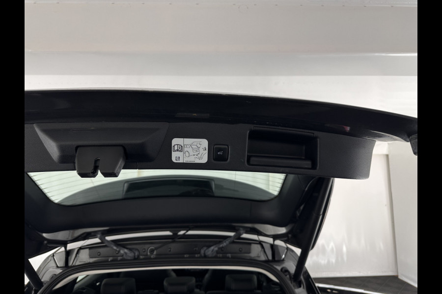 Ford Kuga 2.5 PHEV Vignale (INCL-BTW) Aut. *HEAD-UP | LEATHER | DIGI-COCKPIT | FULL-LED | KEYLESS | DAB | CARPLAY | NAVI-FULLMAP | MEMORY-PACK | HEATED-COMFORTSEATS | PRIVACY-GLASS | TOWBAR | 18''ALU*