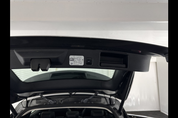 Ford Kuga 2.5 PHEV Vignale (INCL-BTW) Aut. *HEAD-UP | LEATHER | DIGI-COCKPIT | FULL-LED | KEYLESS | DAB | CARPLAY | NAVI-FULLMAP | MEMORY-PACK | HEATED-COMFORTSEATS | PRIVACY-GLASS | TOWBAR | 18''ALU*