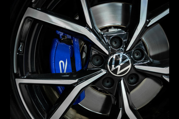 Volkswagen T-Roc 2.0 TSI 4Motion R | Akra | Elektrische stoelen met geheugen | Pano | Stoelverwarming |