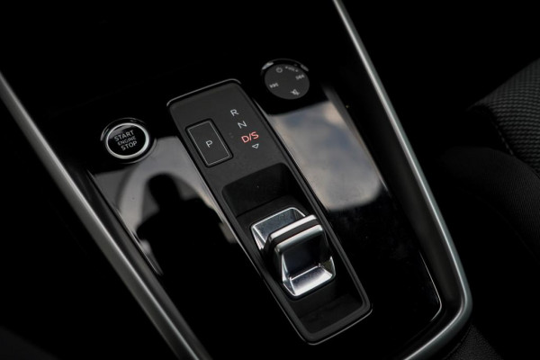 Audi A3 Sportback 40 TFSI e Business edition Aut / Carplay / Sportstoelen / Audi Sound