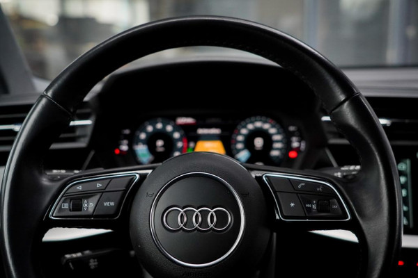 Audi A3 Sportback 40 TFSI e Business edition Aut / Carplay / Sportstoelen / Audi Sound