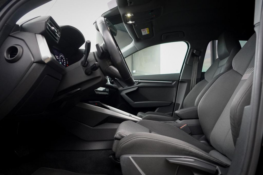 Audi A3 Sportback 40 TFSI e Business edition Aut / Carplay / Sportstoelen / Audi Sound