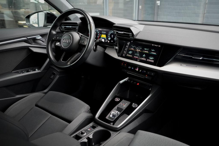 Audi A3 Sportback 40 TFSI e Business edition Aut / Carplay / Sportstoelen / Audi Sound