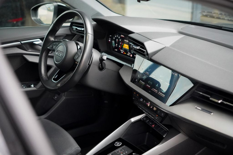 Audi A3 Sportback 40 TFSI e Business edition Aut / Carplay / Sportstoelen / Audi Sound